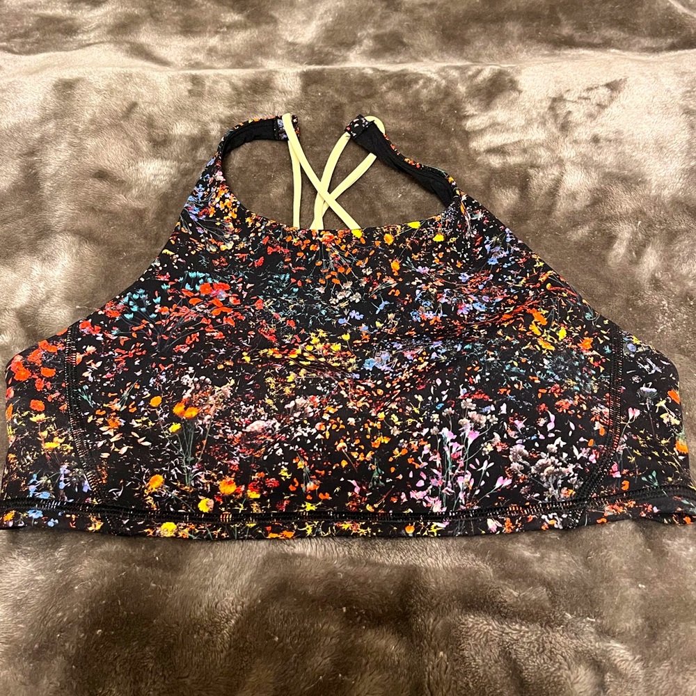 Lululemon high neck cross back sports bra. Sz 8.